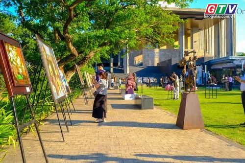 Giao hòa 2: Kết nối tiếng nói nghệ thuật đến từ 2 vùng đất