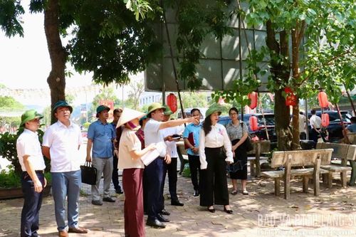 Đoàn giám sát của Thường trực HĐND tỉnh khảo sát công viên trên địa bàn các phường