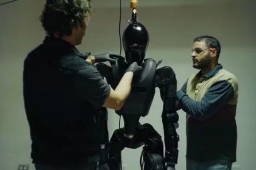 Công ty Mỹ thử nghiệm robot hình người trên chiến trường Ukraine