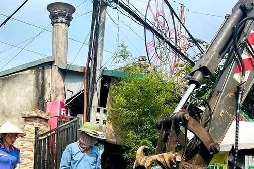 Tây Cốc xử lý nghiêm vi phạm hành lang an toàn giao thông trên Quốc lộ 70