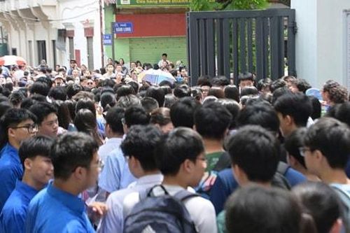 Hà Nội: Kỳ vọng thêm trường công để giảm áp lực thi vào lớp 10