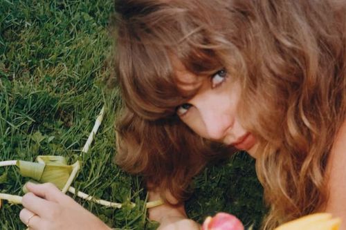 Taylor Swift chính thức góp giọng trong Toy Story 5, quay lại hát nhạc Country