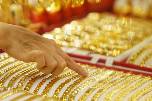 Cơ quan thuế yêu cầu tiệm vàng lập hóa đơn điện tử từng giao dịch