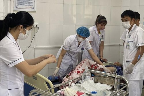 Tắm sông, 2 trẻ nhỏ bị đuối nước nguy kịch