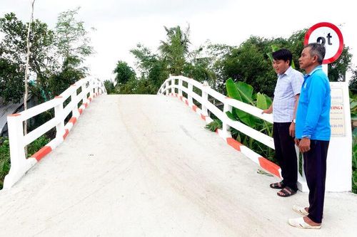 Những cán bộ tận tâm vì dân