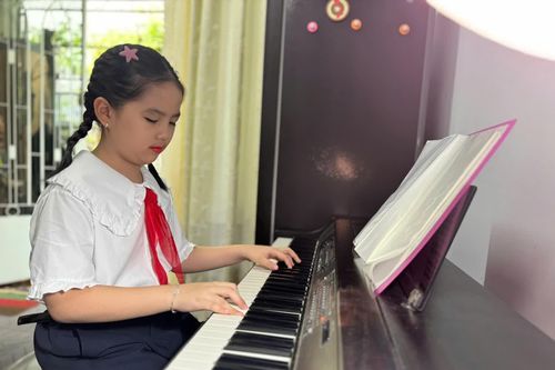 Cô trò nhỏ xuất sắc toàn diện