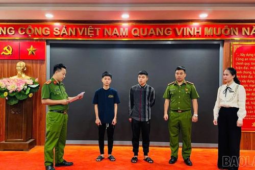 Khởi tố 02 đối tượng cầm đầu trong vụ hỗn chiến trên đường phố tại phường Lào Cai