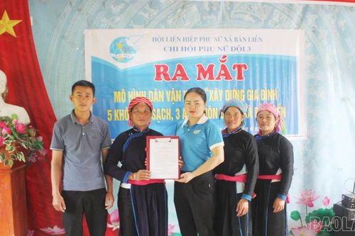 Bản Liền ra mắt mô hình điểm 'Gia đình 5 không, 3 sạch, 3 an'