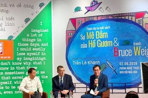 'Sự mê đắm của Hồ Gươm' qua góc nhìn của nhà thơ Mỹ
