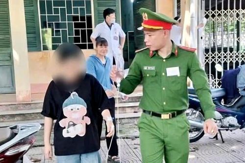 Bị rết cắn vẫn cố dự thi, nữ sinh phải nhập viện giữa giờ làm bài