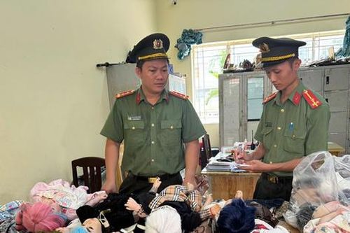 Ngăn chặn trào lưu học sinh 'nuôi' búp bê Kuman Thong để được điểm cao, thi tốt