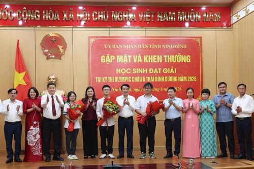 Ninh Bình: Khen thưởng học sinh đoạt giải tại các kỳ thi Olympic châu Á - Thái Bình Dương