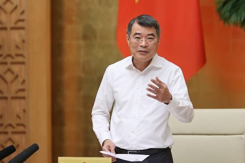 Thủ tướng yêu cầu cắt giảm tối đa trung gian khi phân phối xăng dầu