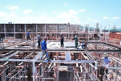 Đẩy nhanh tiến độ xây dựng Trường Phổ thông nội trú liên cấp biên giới ở Gia Lai
