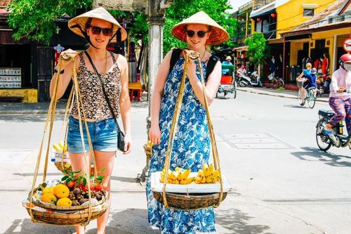 Việt Nam lần đầu tiên đón 10,6 triệu lượt khách quốc tế sau 5 tháng