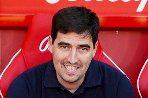 Andoni Iraola ra điều kiện khi ký 2 năm với Liverpool