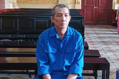 Tuyên án kẻ chuẩn bị 5 con dao, chạy xe máy 300km đến nhà 'tình địch' truy sát