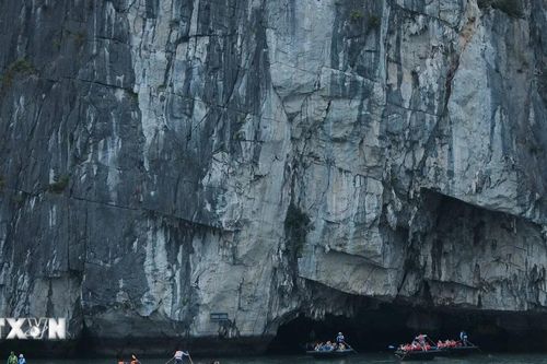 Quảng Ninh: Cán mốc trên 10 triệu lượt khách du lịch trong 5 tháng năm 2026