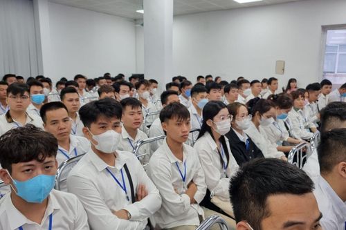 Hơn 53.100 lao động Việt Nam đi làm việc ở nước ngoài trong 5 tháng đầu năm