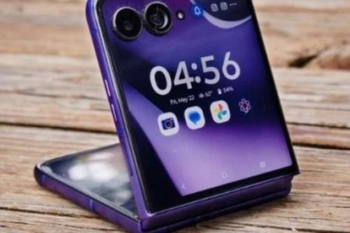 Motorola Razr Ultra - Chiếc điện thoại màn hình gập có thời lượng pin lâu nhất