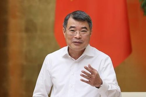Thủ tướng: Tạm thời giữ ổn định giá dịch vụ y tế, giáo dục