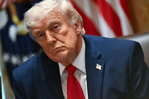 Ông Trump ký sắc lệnh hành pháp thu hẹp phạm vi giám sát AI
