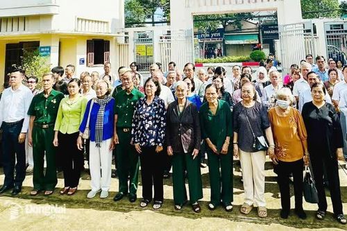 Đoàn cán bộ, công chức Ban Tuyên giáo và Dân vận Thành ủy dâng hương, tưởng niệm Ngày nữ tù chính trị bị thảm sát tại Nhà lao Tân Hiệp