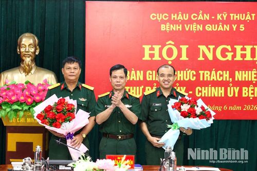 Bàn giao chức trách, nhiệm vụ Bí thư Đảng ủy, Chính ủy Bệnh viện Quân y 5