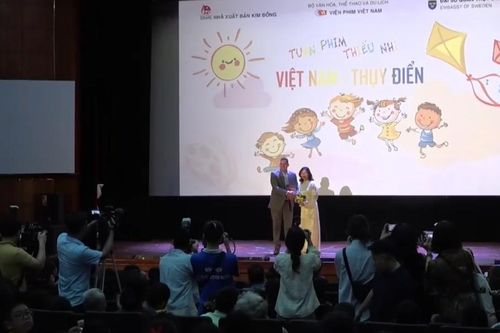 Nhịp cầu kết nối tuổi thơ