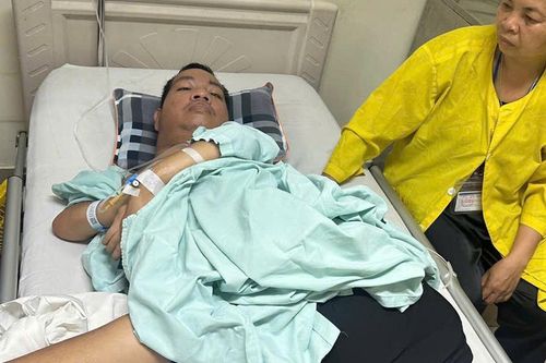 Xót xa trước thân hình 'không trọn vẹn' của người đàn ông dân tộc Thái, giờ lại bế tắc vì không tiền chạy chữa bệnh