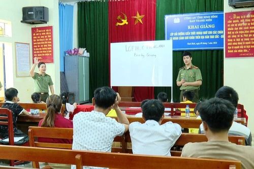 Lớp học cuối tuần của những người thầy đặc biệt