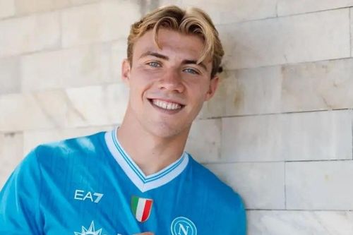 MU bán Rasmus Hojlund cho Napoli