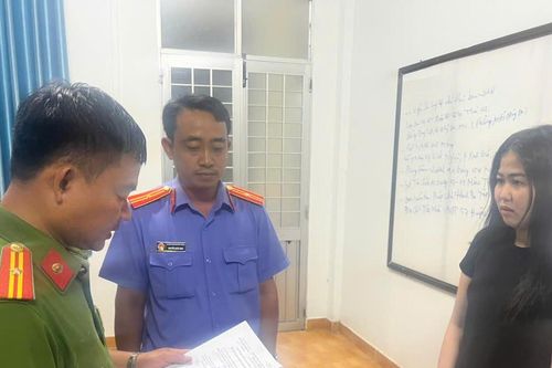 Khởi tố bị can kinh doanh xâm phạm quyền sở hữu công nghiệp