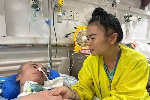 Tai nạn khiến chàng trai 17 tuổi nằm bất động suốt 4 tháng, gia đình kiệt quệ