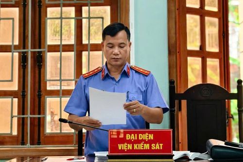 Viện trưởng VKSND khu vực 8 trực tiếp kiểm sát xét xử vụ án 'Trộm cắp tài sản'