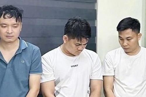 Phát hiện 3 đối tượng bán hơn 1000 chiếc điện thoại giả