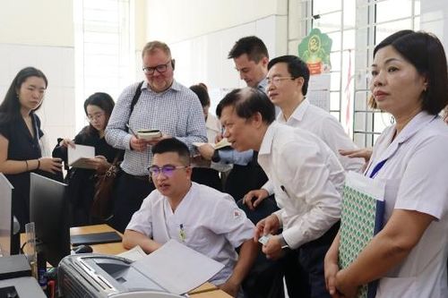 Bắc Ninh trao đổi kinh nghiệm với công ty công nghệ y tế Vương quốc Anh về triển khai hồ sơ bệnh án điện tử