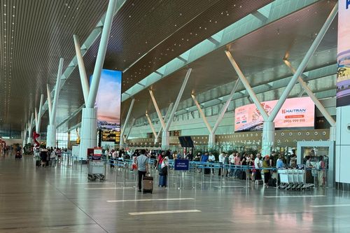 Sân bay Tân Sơn Nhất dự kiến phục vụ hơn 700 chuyến bay mỗi ngày dịp cao điểm hè