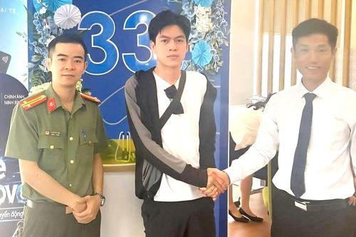 Công an Ninh Bình hỗ trợ người dân nhận lại 500 triệu đồng do chuyển khoản nhầm