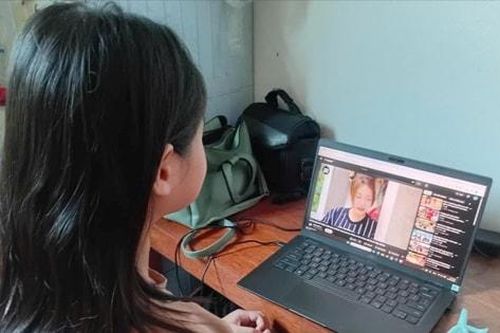 Hè đến, cha mẹ bước vào 'cuộc chiến' giành lại con từ màn hình