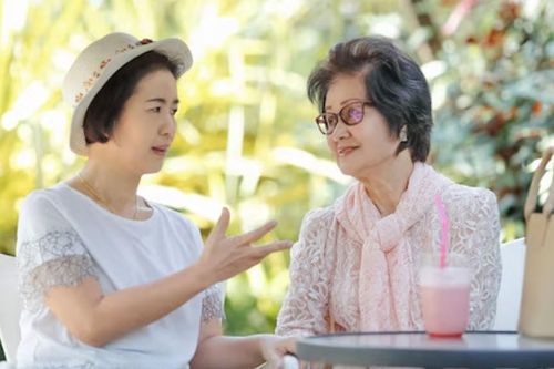 Tôi có lương hưu, em họ không có đồng nào nhưng người an nhàn lại là em ấy