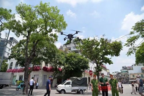 Công an Hà Nội thử nghiệm UAV giám sát ANTT từ trên không: Có công nghệ giám sát, ý thức người dân sẽ nâng cao