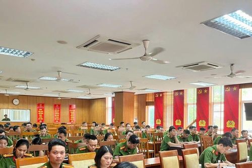 Tập huấn nghiệp vụ liên quan đến khai báo tạm trú cho người nước ngoài
