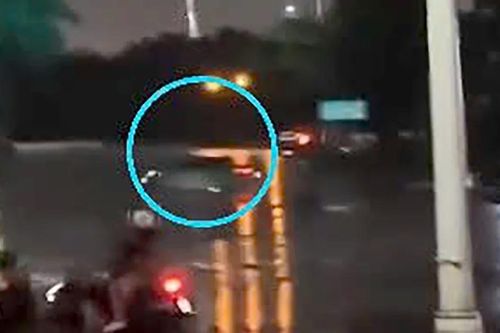 Tài xế Porsche 'drift' xe trong khu đô thị Sala bị mời làm việc