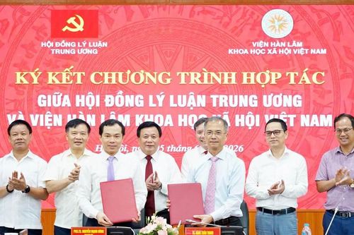 Hội đồng Lý luận Trung ương và Viện Hàn lâm Khoa học xã hội Việt Nam ký kết Chương trình hợp tác