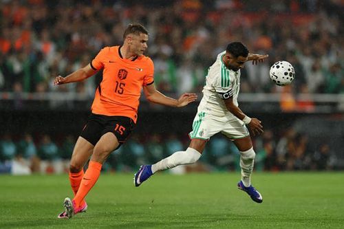 Đêm Rotterdam thắp lên hy vọng cho bóng đá Algeria