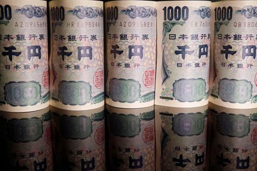 Đồng yên chạm ngưỡng 160, USD tăng nhờ căng thẳng Vùng Vịnh