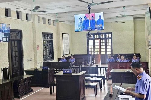 Xét xử sơ thẩm trực tuyến 4 đối tượng sử dụng trái phép chất ma túy