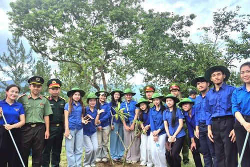 Khởi động chương trình tình nguyện cho sinh viên Lào tại tỉnh Gia Lai