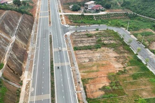 Nỗ lực thu ngân sách từ đất